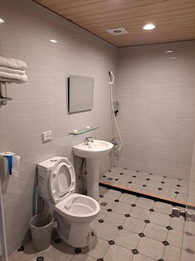 Long House Apartment Тайджун Екстериор снимка